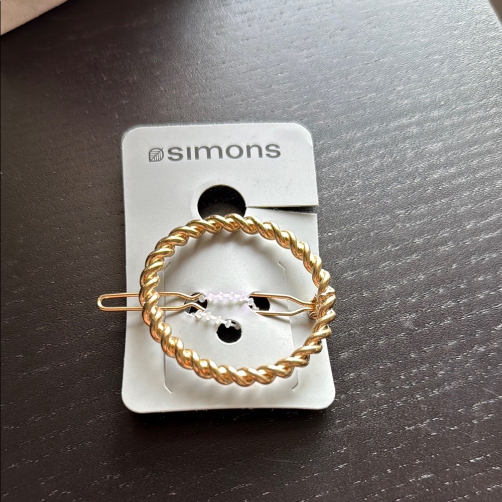 Simons Gold Hair Accessory